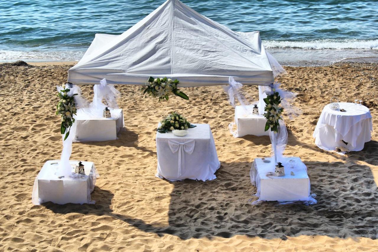 Alkionis Beach Hotel Apartments Sfáka Buitenkant foto