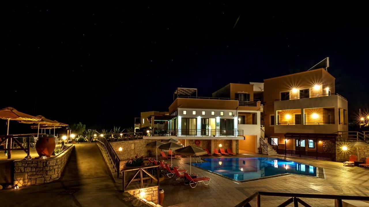 Alkionis Beach Hotel Apartments Sfáka Buitenkant foto