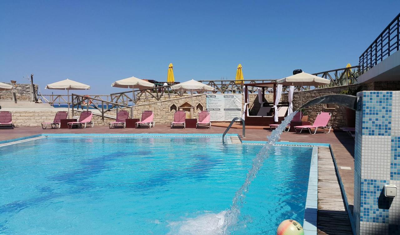Alkionis Beach Hotel Apartments Sfáka Buitenkant foto