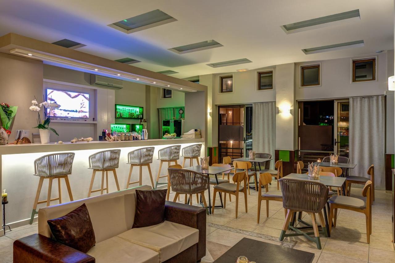 Alkionis Beach Hotel Apartments Sfáka Buitenkant foto