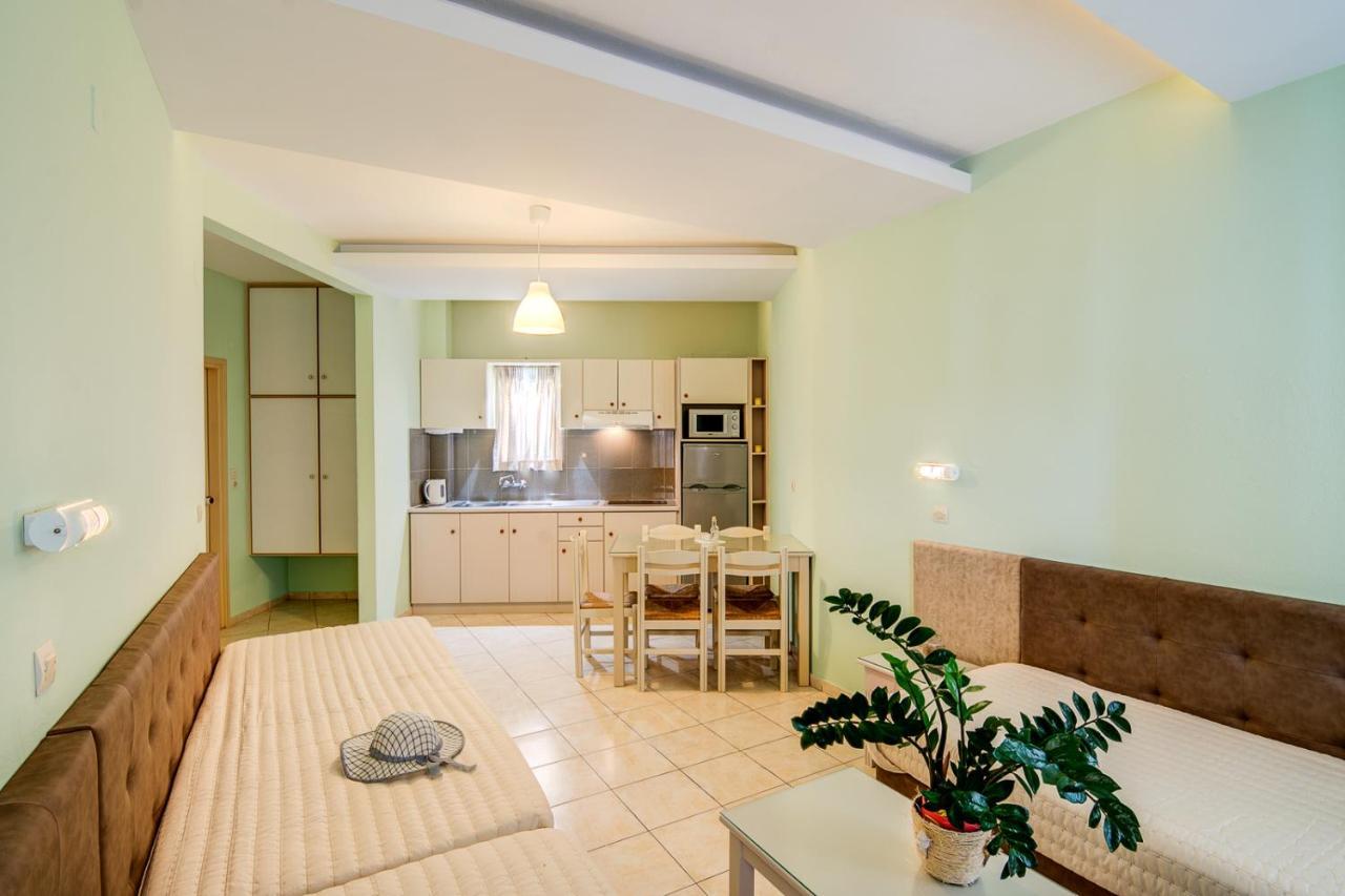 Alkionis Beach Hotel Apartments Sfáka Buitenkant foto
